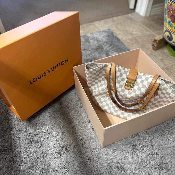 Louis Vuitton Damier Azur Bag - Picture 15 of 16